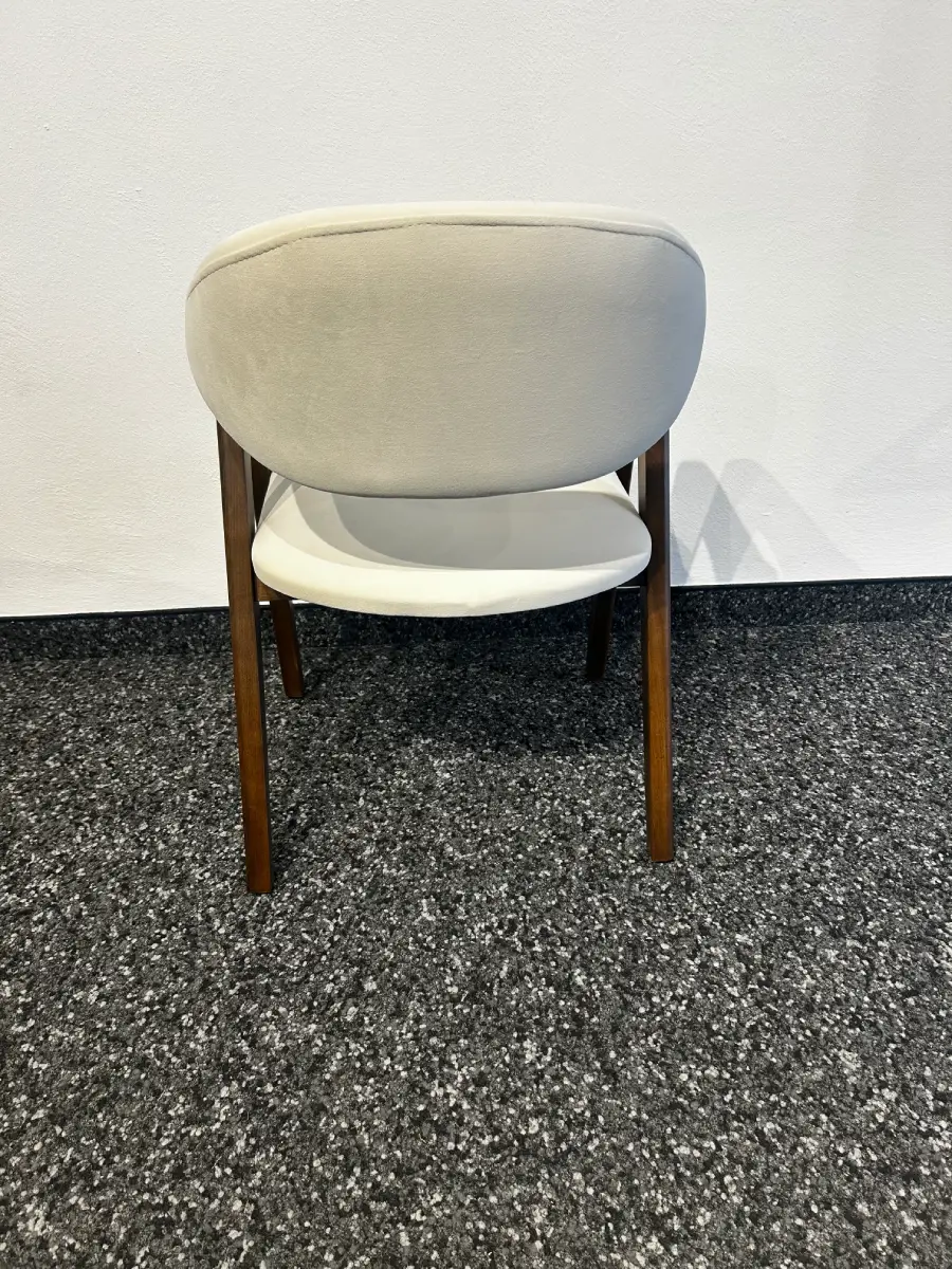 Esszimmerstuhl Gamma Holz mit Armlehne – Moderner Polsterstuhl – Bild 5